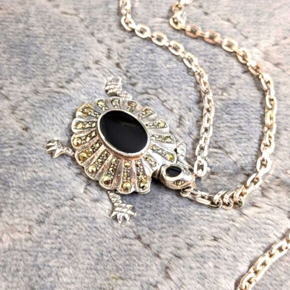 Vintage Sterling Silver, Onyx and Marcasite Turtle Pendant/Necklace - Picture 12 of 16